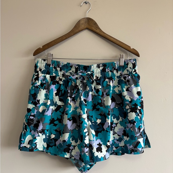 Reitmans Pants - Reitmans Size X Floral Teal Drawstring Women’s Shorts